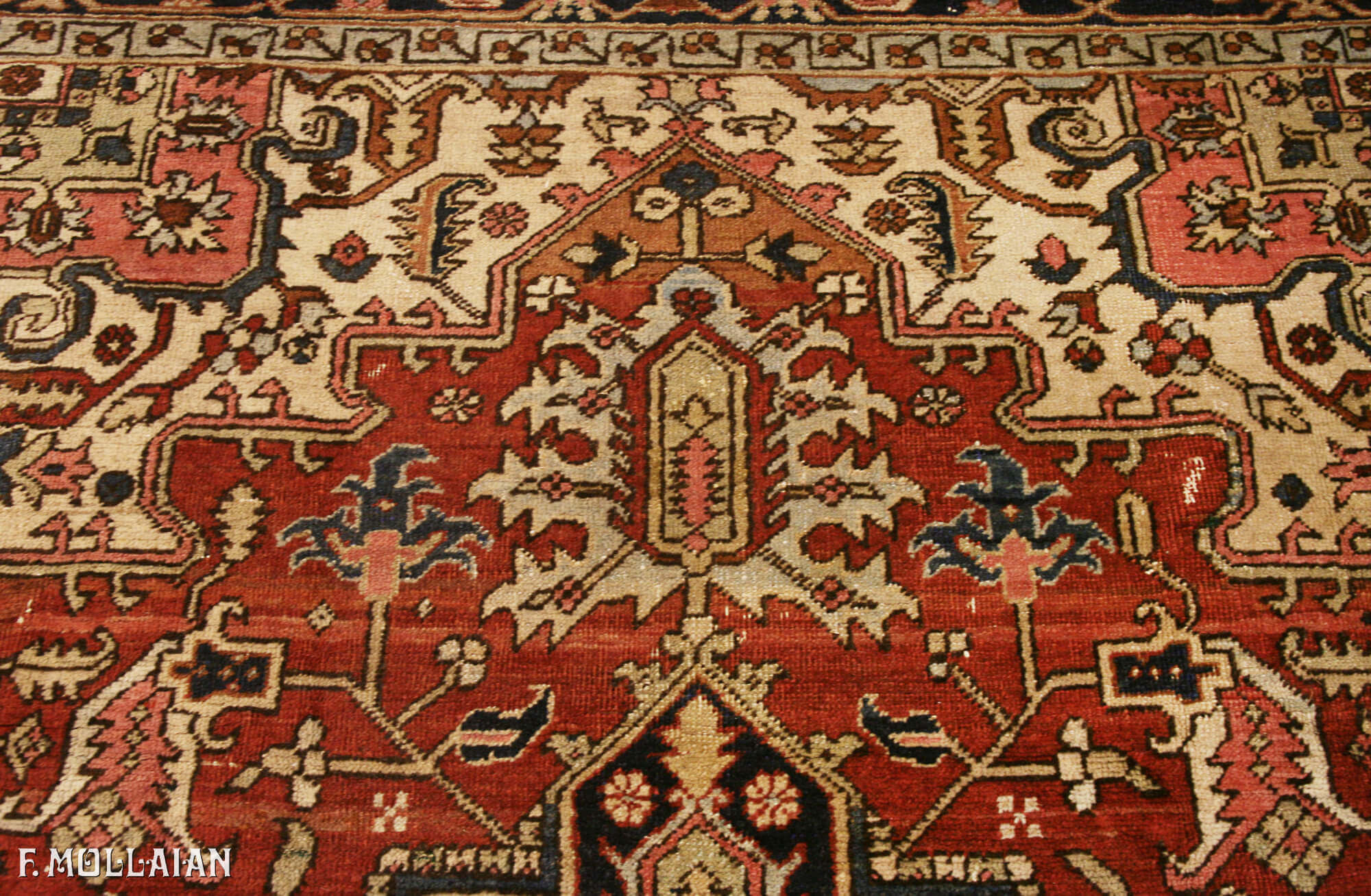 Antique Persian Heriz Carpet n°:11993300